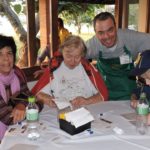 Foto do Bingo Carajás, atividade de lazer para idosos organizada pela Fundação com o auxílio dos Carajás e do SPYC